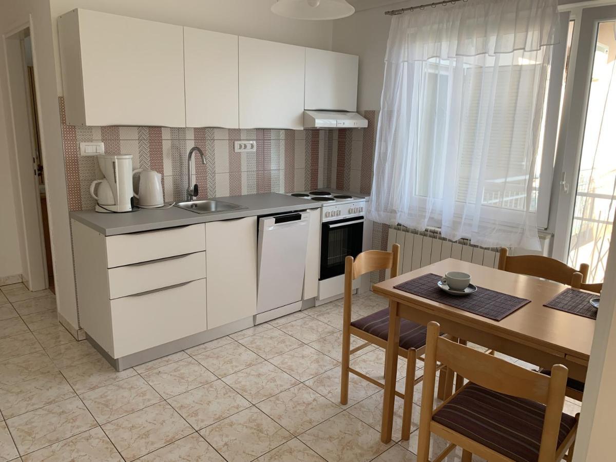 Apartments With A Parking Space Rabac, Labin - 7410 Экстерьер фото